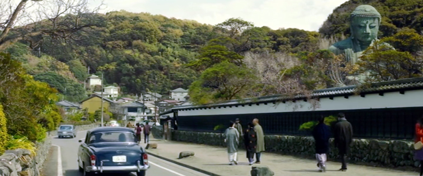 The Daibutsu (Great Buddha) at Kōtoku-in temple in Kamakura.